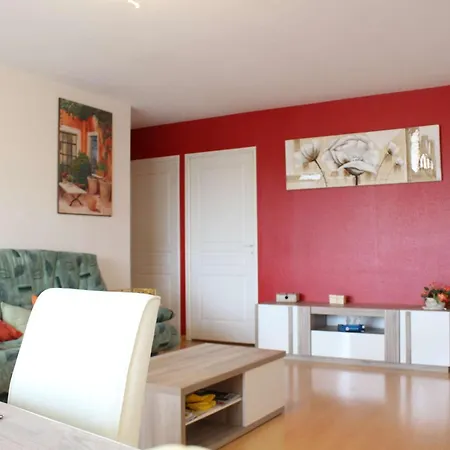 3 Pieces Avec Balcon A 20 Min Du Centre De La Rochelle, Proche Et Cinema - Fr-1-246-553 Апартаменты Ла-Рошель